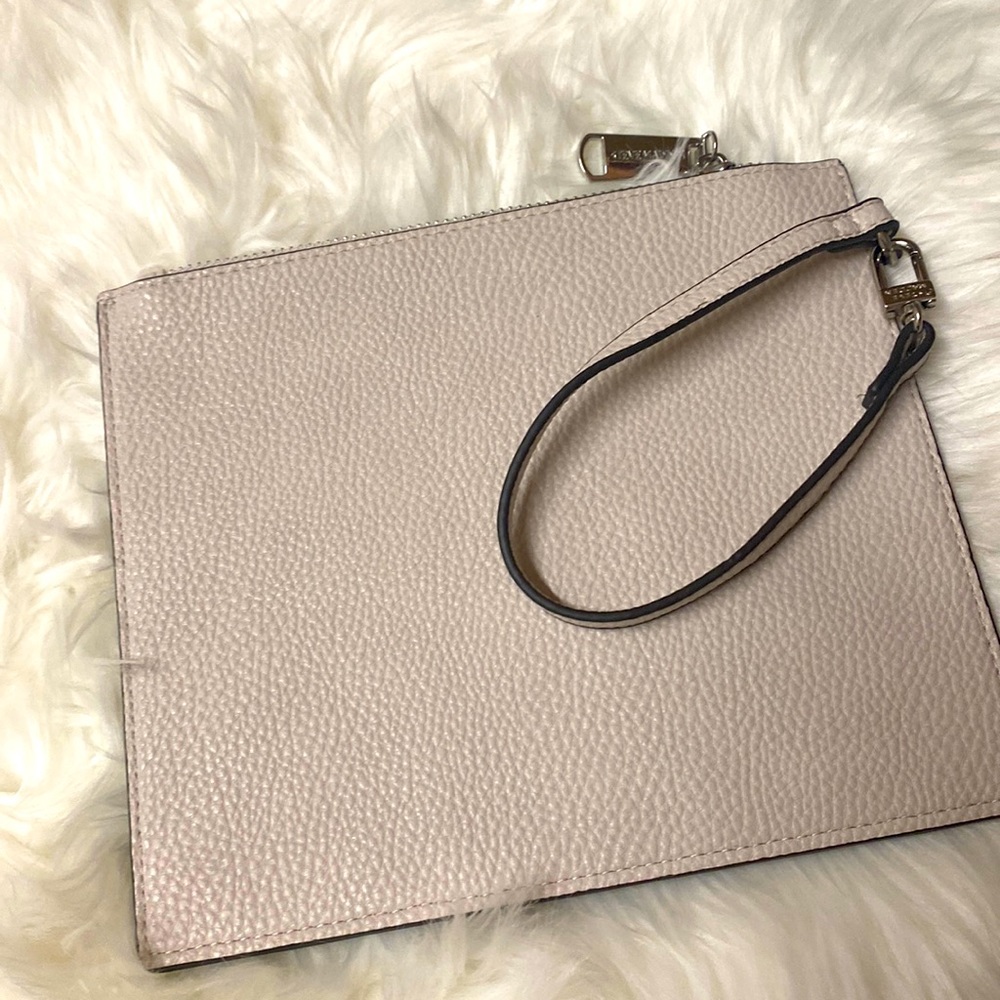 Steve Madden wristlet
